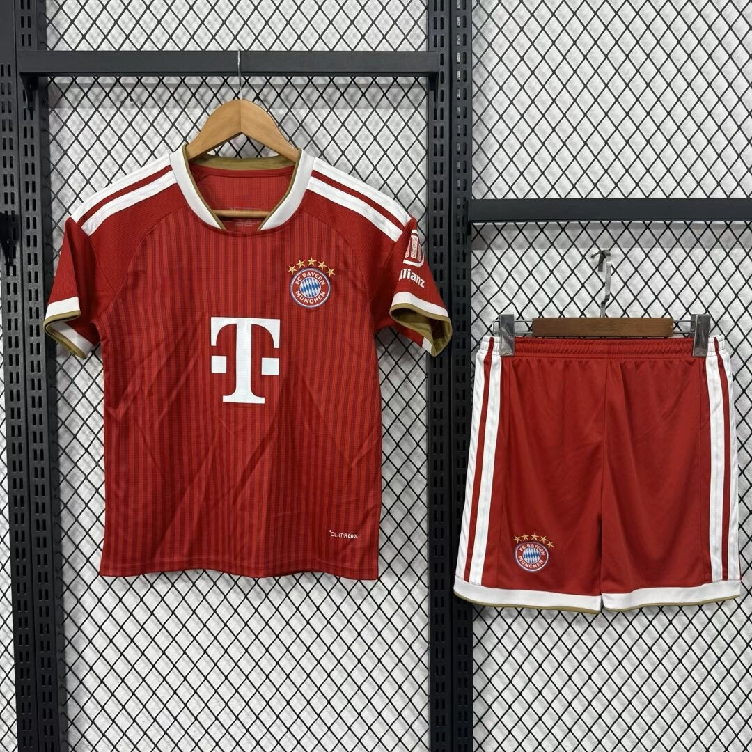 26/27 Ensemble Enfant Bayern Munich Domicile — vue 1