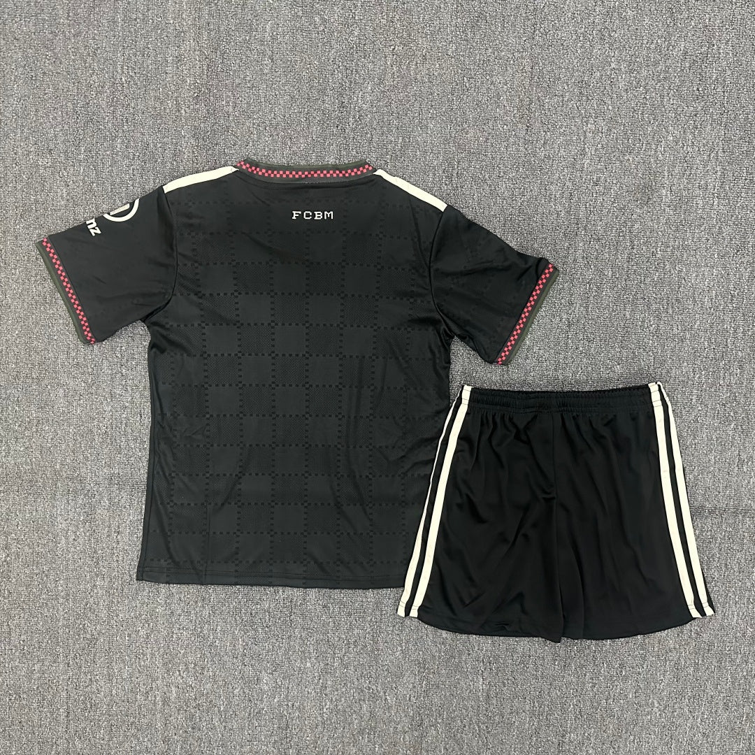 25/26 Ensemble Enfant Bayern Munich Extérieur — vue 2