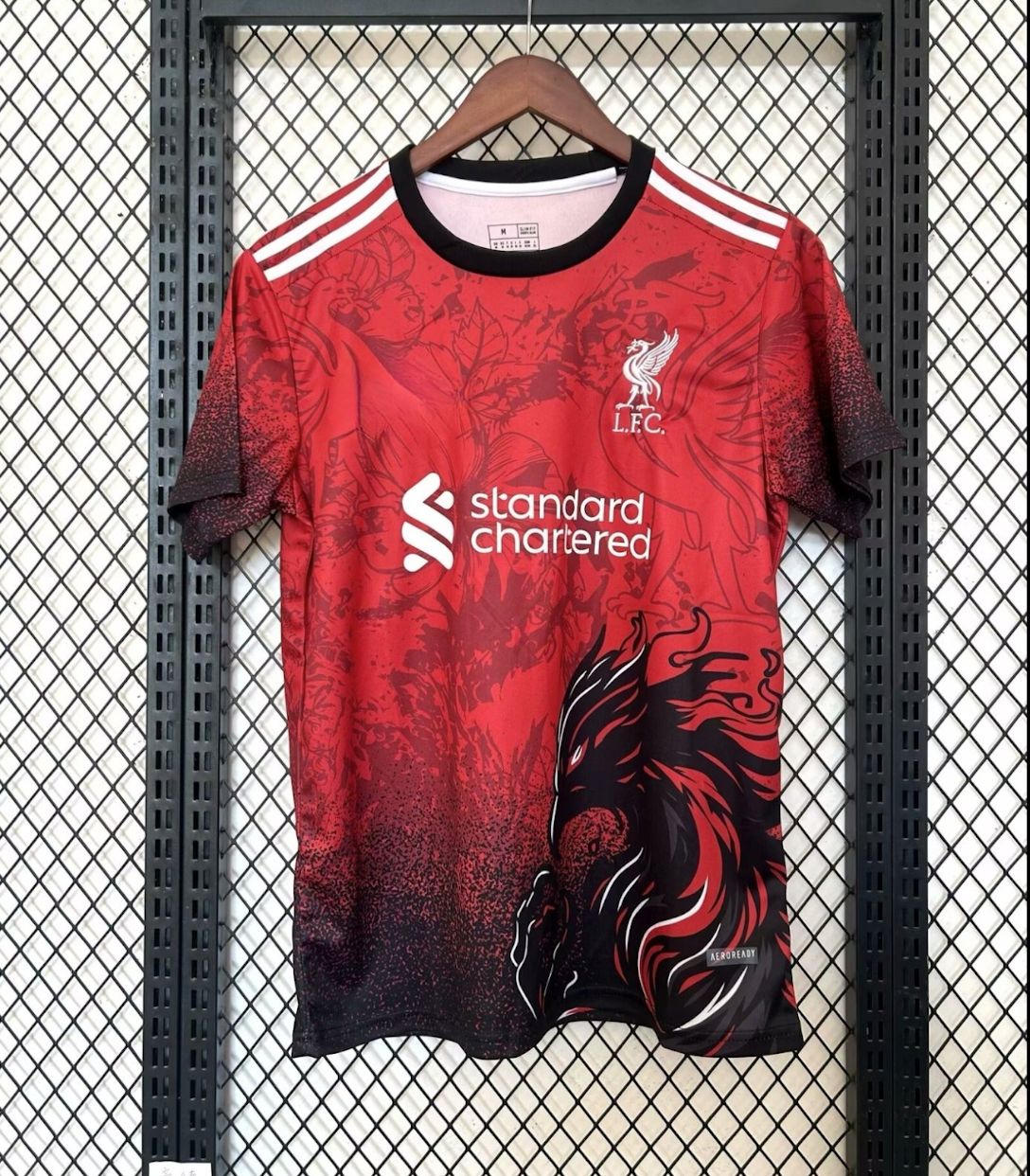 Maillot 24/25 Liverpool Rouge Spécial Dragon — vue 1