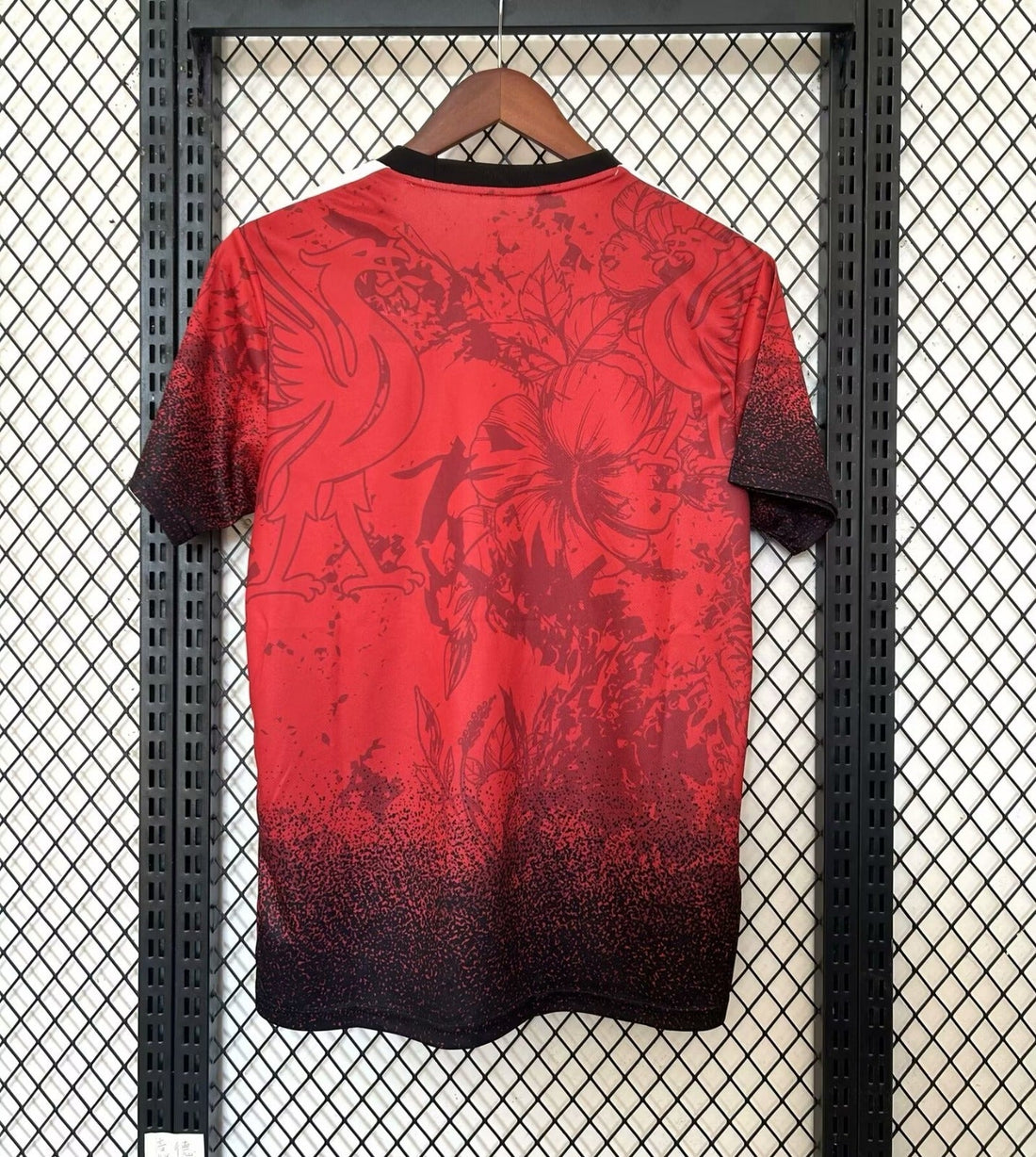 Maillot 24/25 Liverpool Rouge Spécial Dragon — vue 2