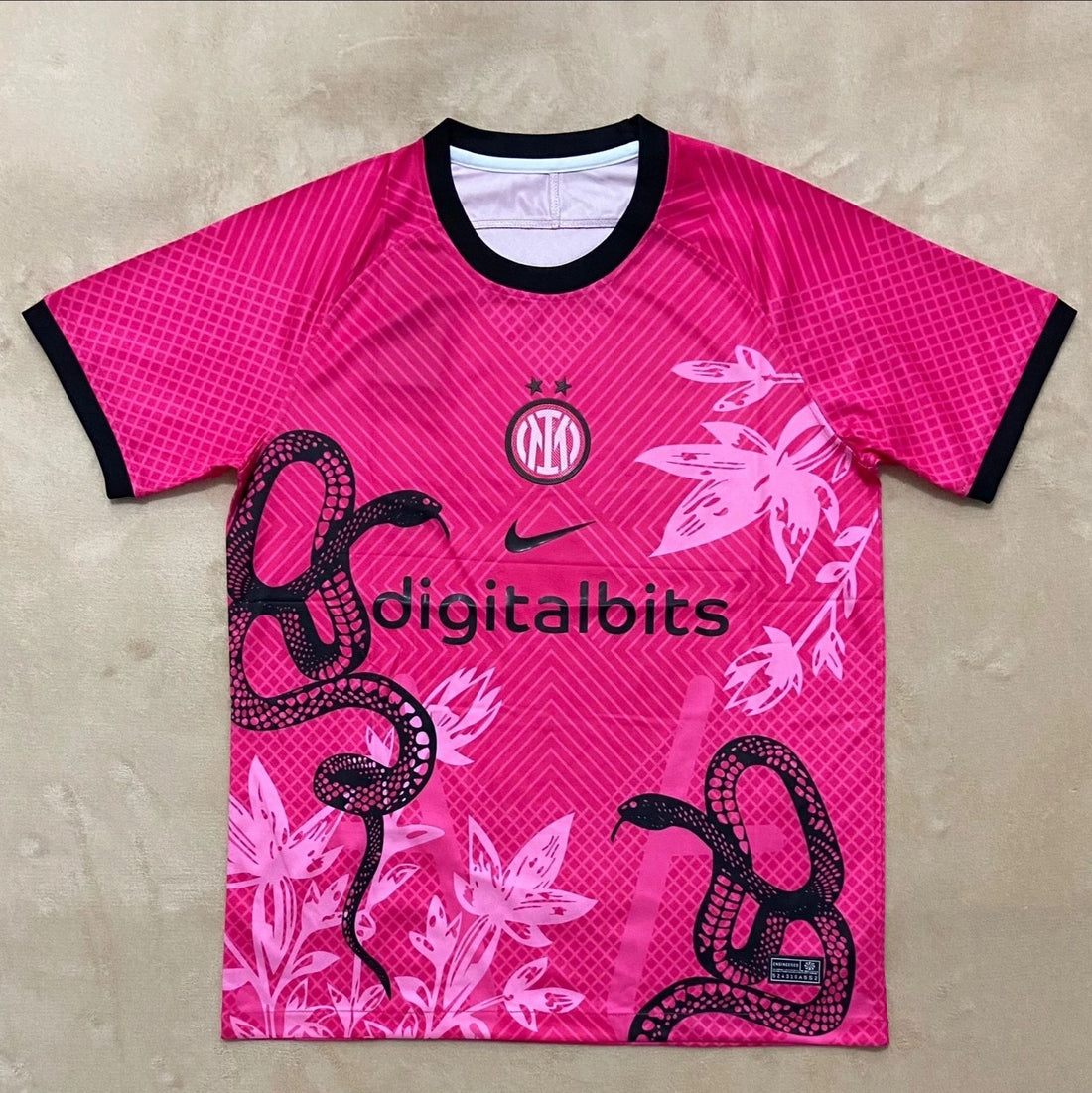 Maillot 24/25 Inter Milan Spécial Serpent Rose — vue 3